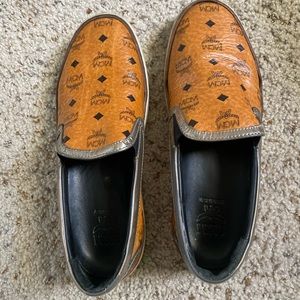mcm signature loafer - women